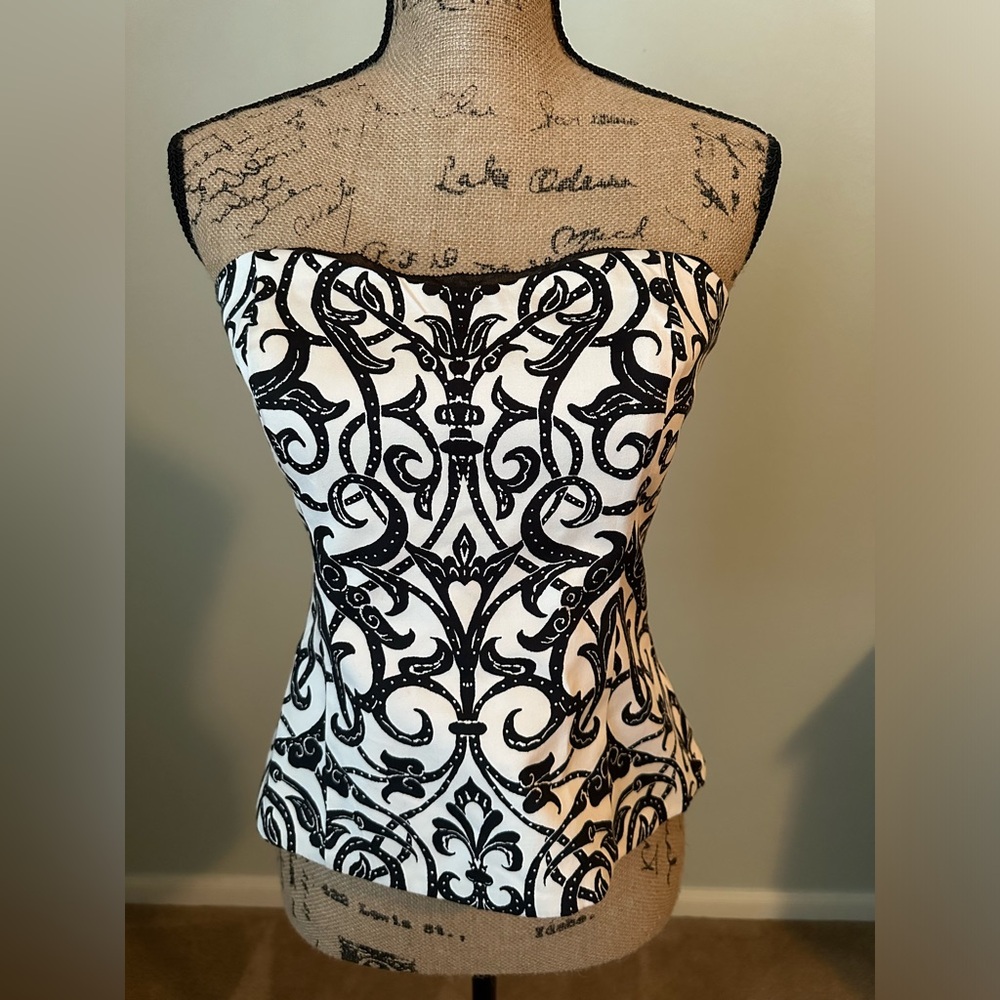 White House Black Market corset. White with black print. Size 6.
